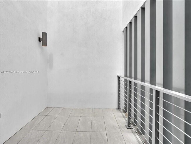 Building Photo - 16644 Botaniko Dr N