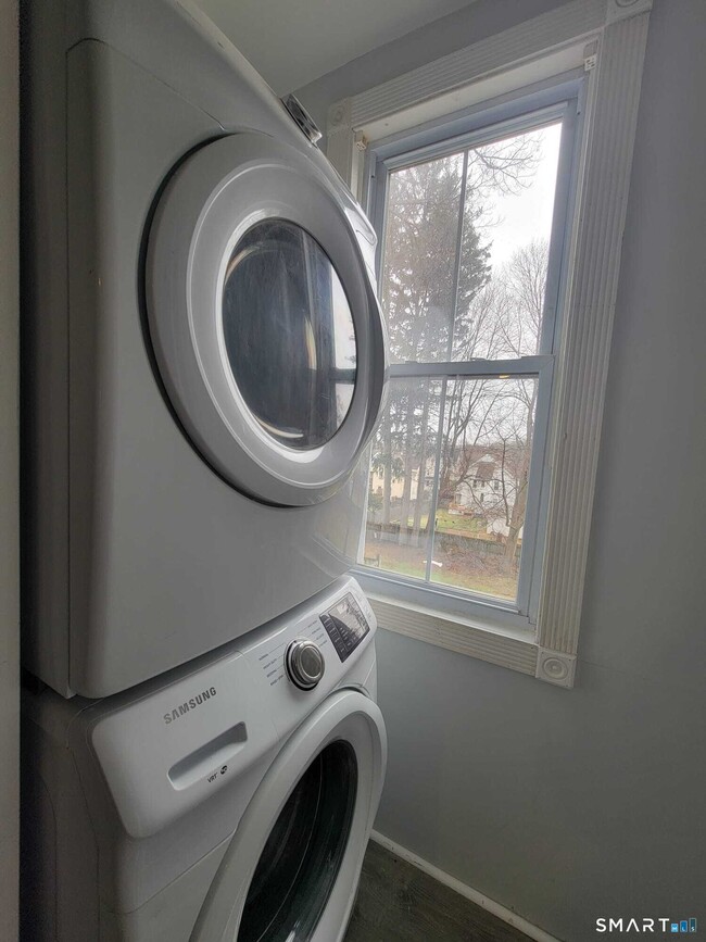 Building Photo - 126 Winthrop St