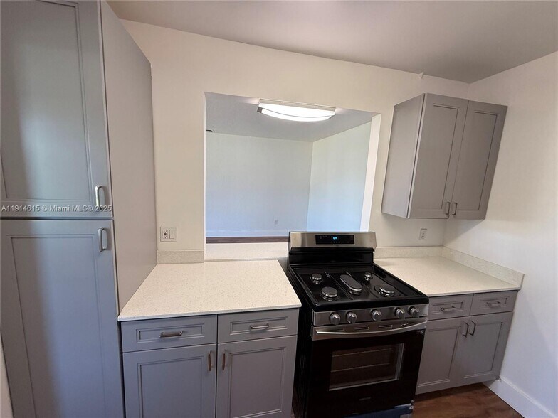 Building Photo - 1430 NW 176th Ter