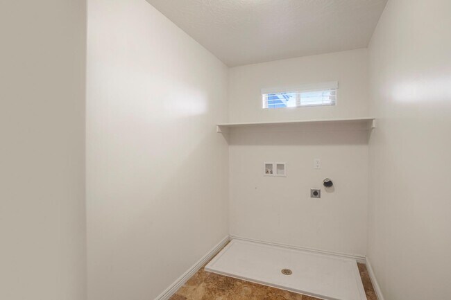 Building Photo - 3221 S Relic Ridge Dr