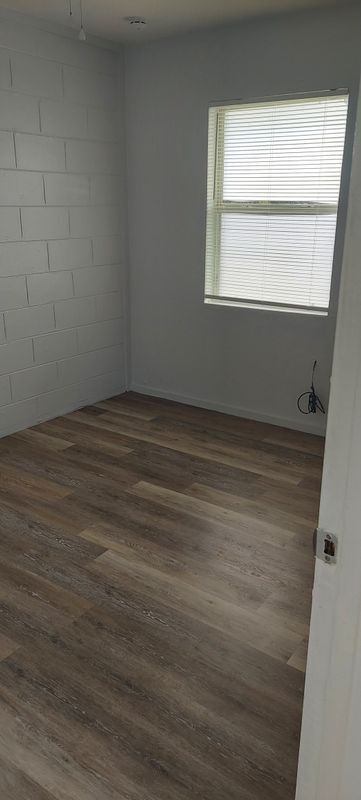 Building Photo - 2070 Avocado Ave