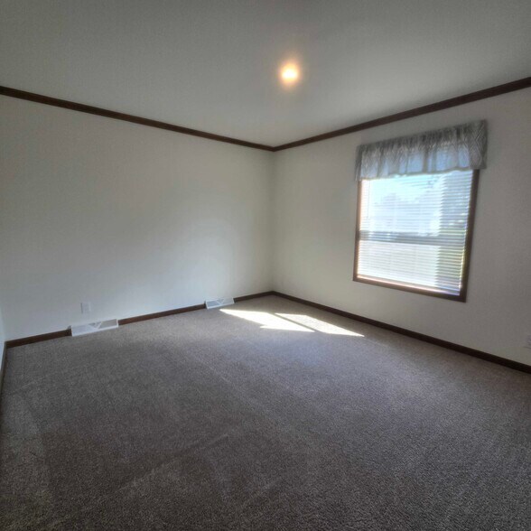 Building Photo - 318 Autumn Park Dr