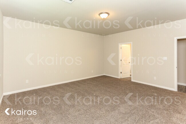 Building Photo - 6515 Tiger Pointe Dr.