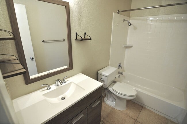 Building Photo - 10616 Mellow Meadow Dr