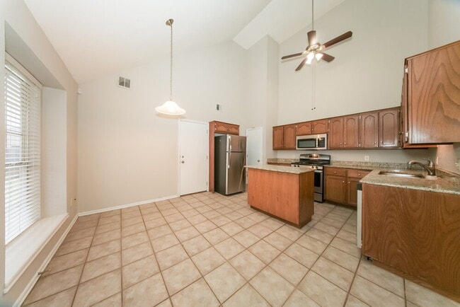 Building Photo - 1306 SW 22nd St