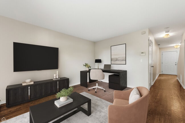 Building Photo - 556 E 32nd St