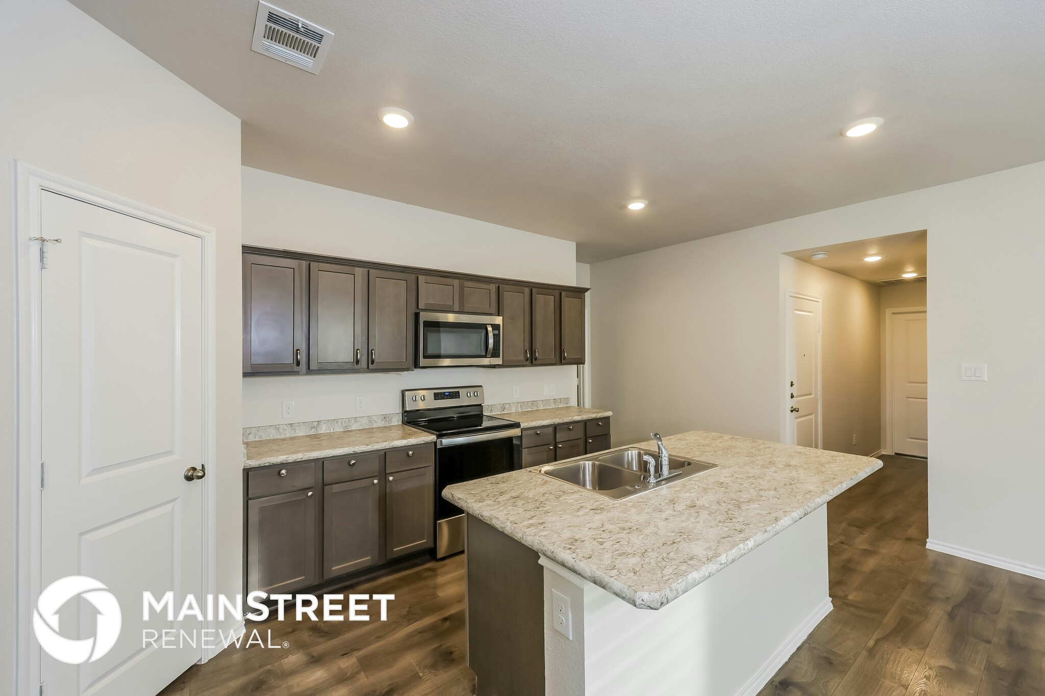 Building Photo - 3010 Saddleback Way