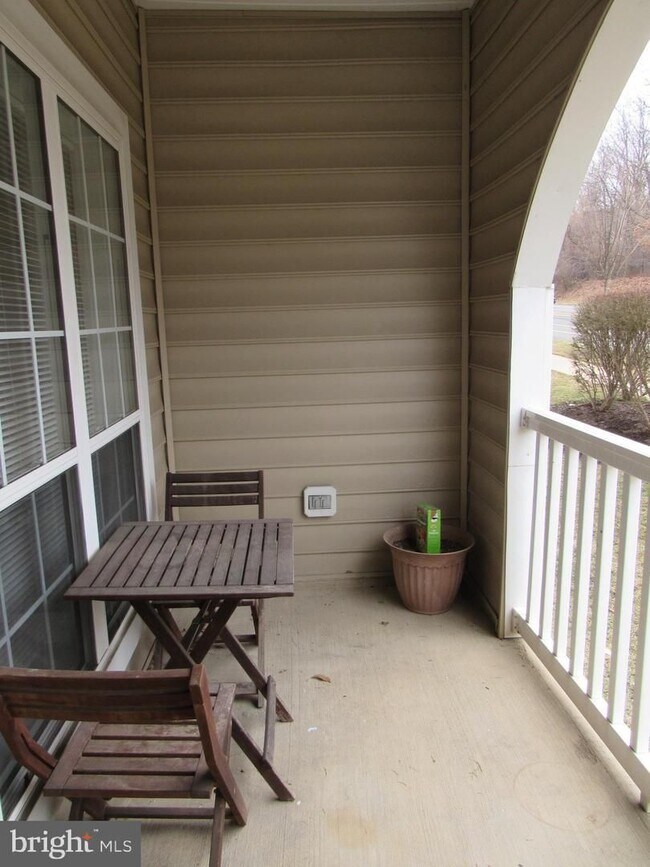 Building Photo - Gorgeous condo in a great location!