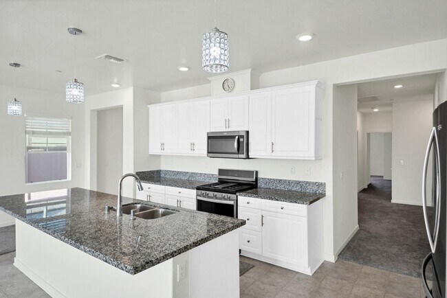 Building Photo - 41207 Alegria Ln