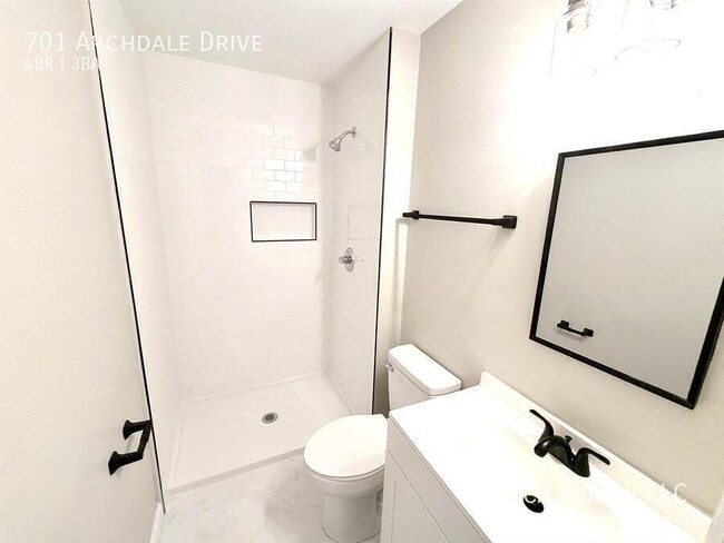 Building Photo - 701 Archdale Dr