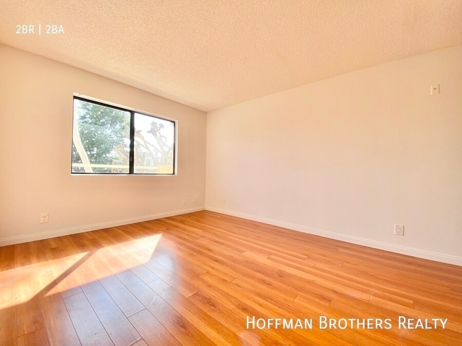 Building Photo - 2724 Abbot Kinney Blvd