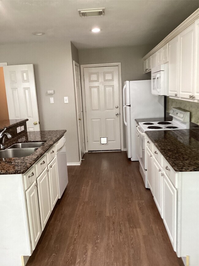Building Photo - 46 Wineberry Pl