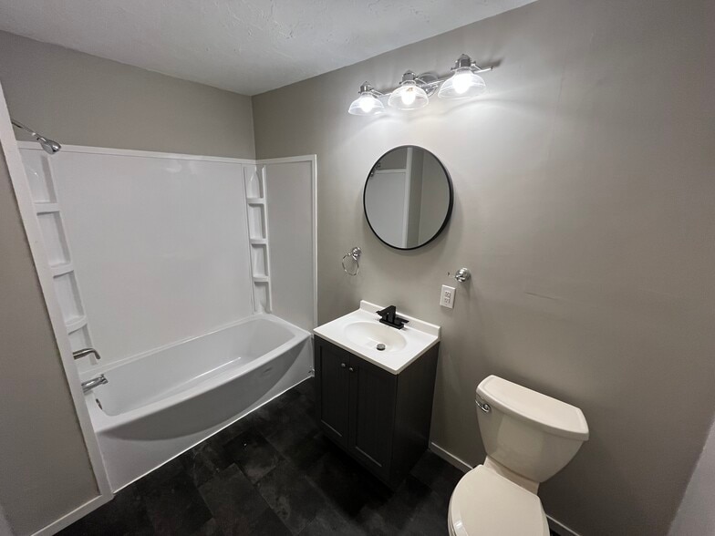 Building Photo - 2433 Morton St