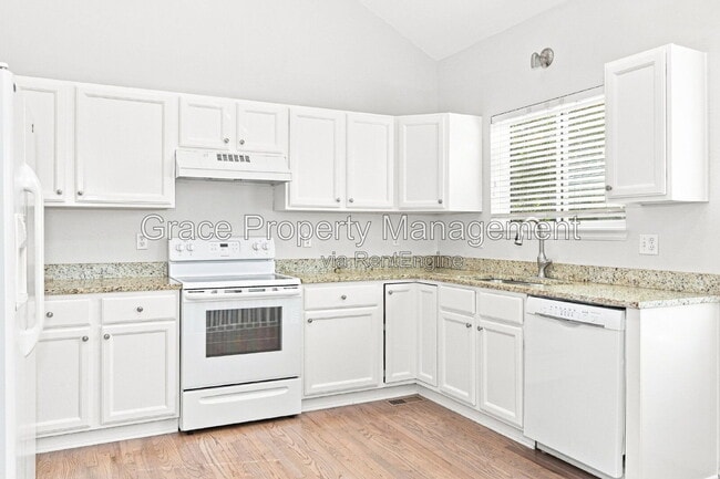 Building Photo - 2230 Andrew Dr