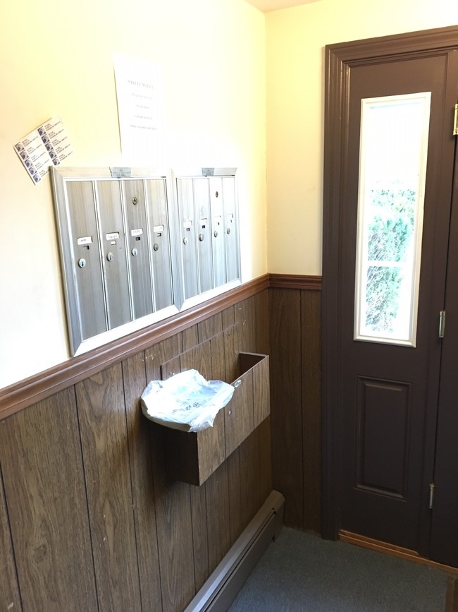 Interior Photo - 1283 Ocean St