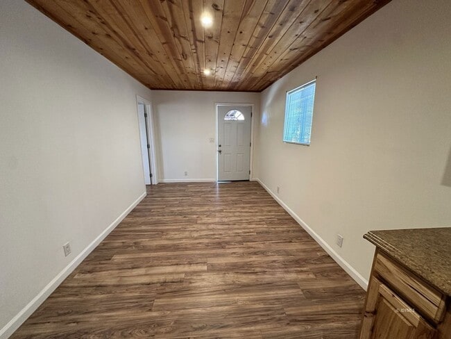 Building Photo - 54365 Pine Crest Ave