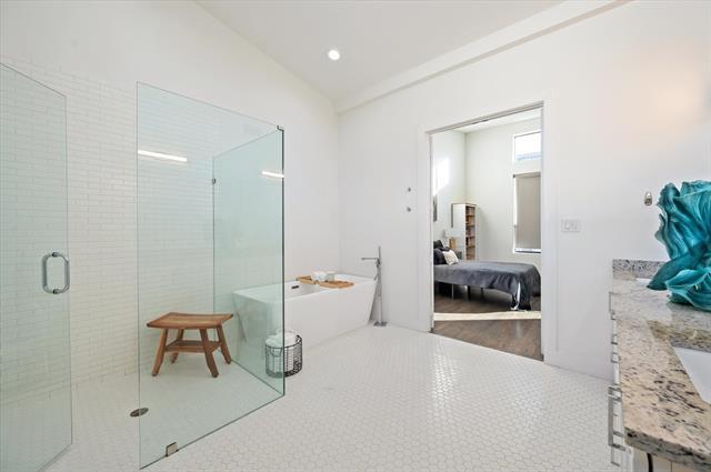 Building Photo - 1848 Euclid Ave