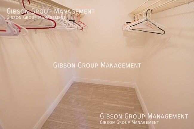 Building Photo - 3000 E SUNRISE LAKES Dr