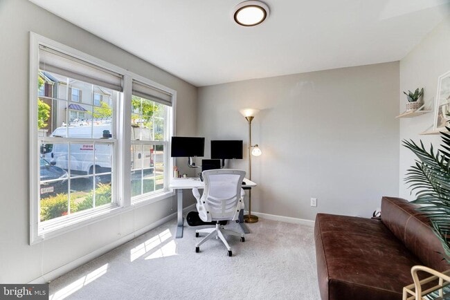 Building Photo - 2520 Banshire Dr