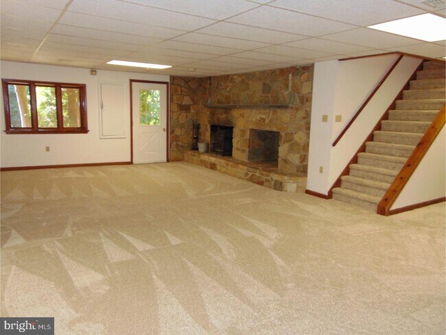 Building Photo - 1175 Osborne Rd