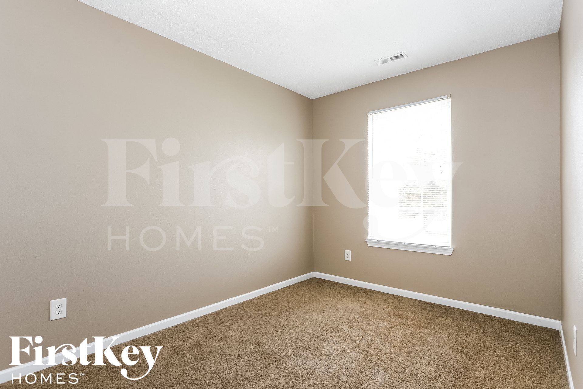 Building Photo - 347 Venus Dr