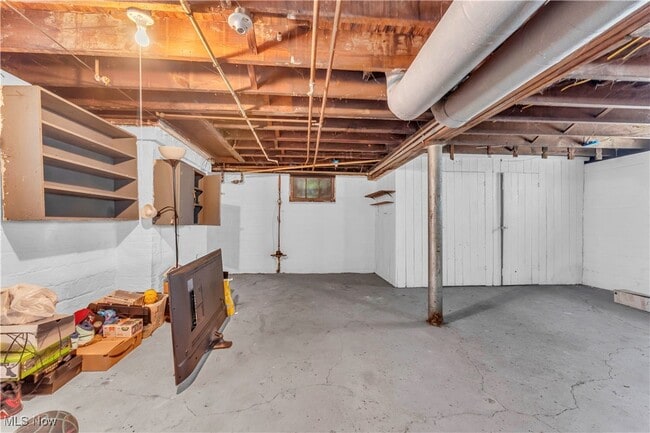 Building Photo - 862 Greyton Rd