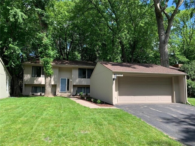 Primary Photo - 1810 Comstock Ln N