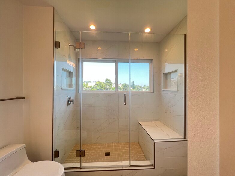 Master Bathroom - 1878 N Alvarado St