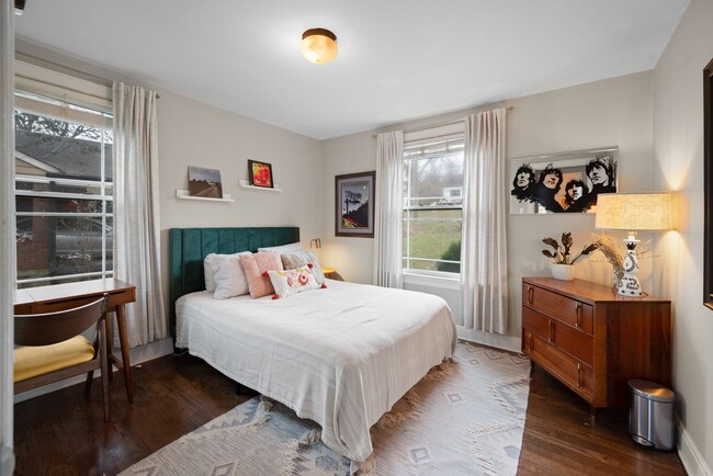 Building Photo - 1601 Golf St