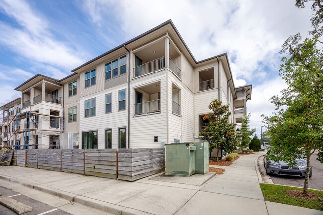Building Photo - Fully Furnished Condo Near Downtown Ocean Springs
