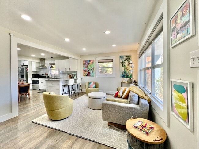 Building Photo - IMMACULATE with ALL THE UPDATES!