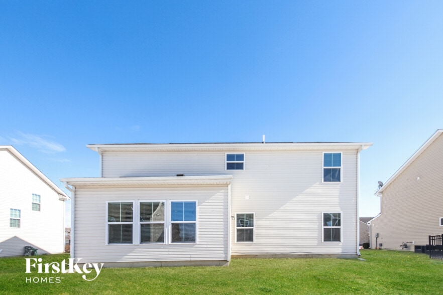 Building Photo - 6660 Branches Dr