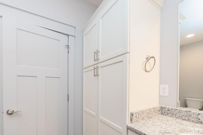 Building Photo - 1115 W Rangeview Cir