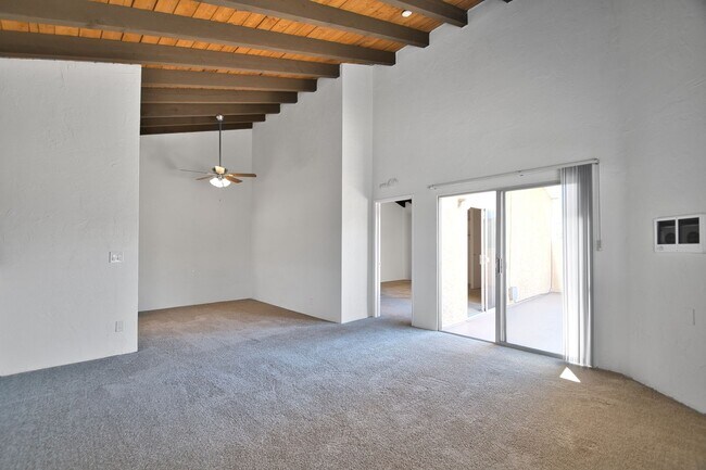 Building Photo - ot1708