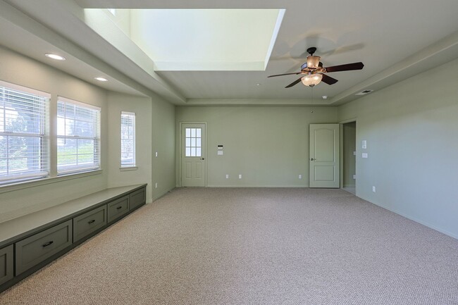 Building Photo - 5BR Home in Ramona Country Estates with Pool & Views