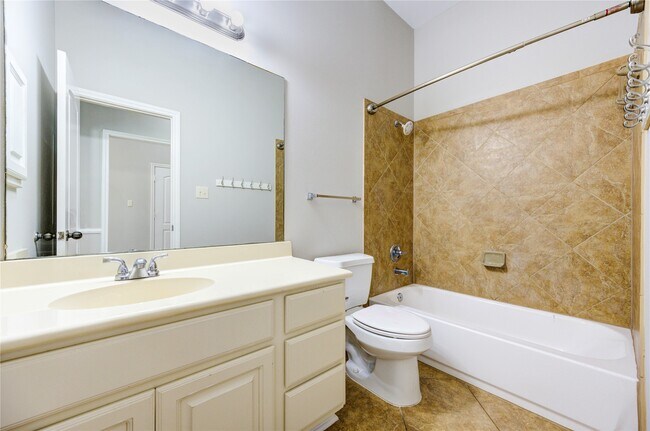Building Photo - 5615 Stoneridge Ct