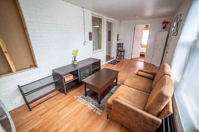 Building Photo - 4572 Rumsey Ave