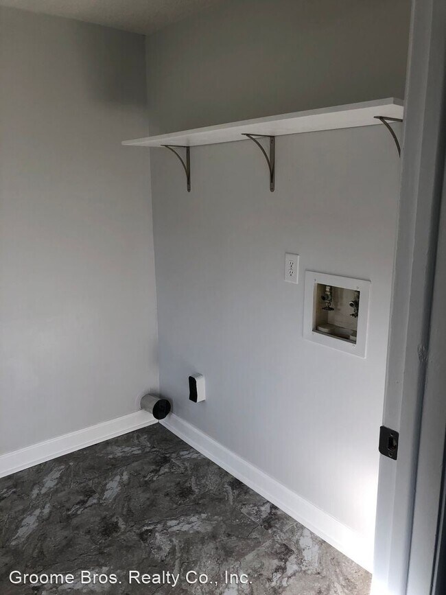 Building Photo - 3 br, 1.5 bath House - 6327 Queens Lace Ci...