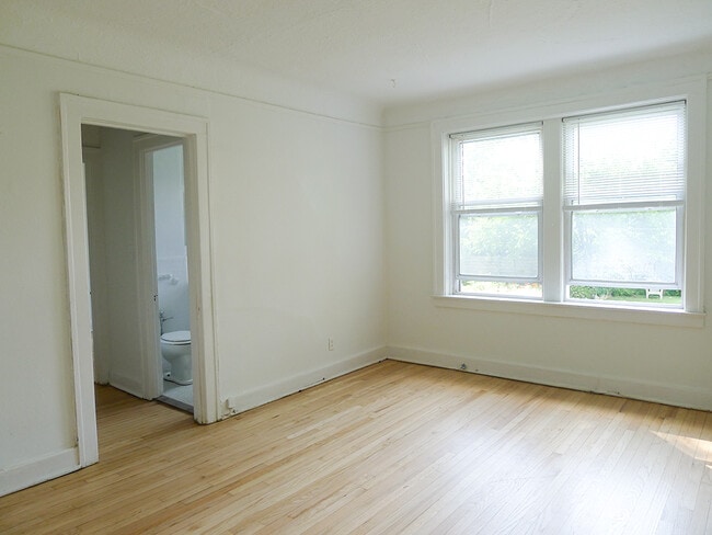 Building Photo - 1780 Van Dyke St