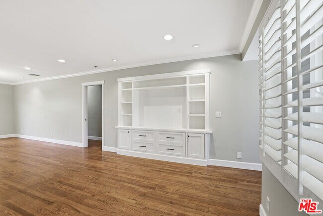 Building Photo - 11370 Matteson Ave