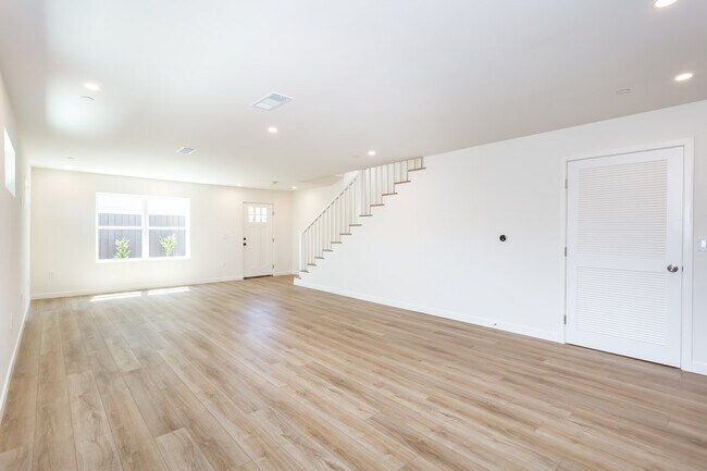 Building Photo - 3564 Bancroft St