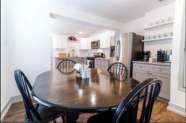 Building Photo - Incredible Downtown Round Rock Home for Rent