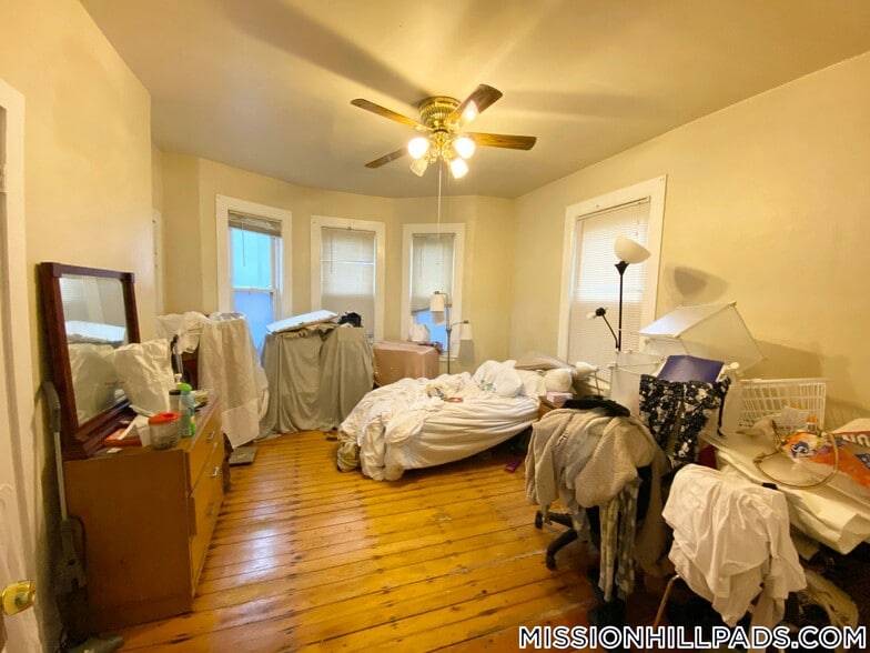 Building Photo - 19 Sachem St