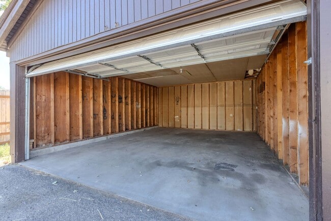 Building Photo - 360 N Woodruff Ave