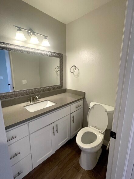 Building Photo - 1325 Cheltenham Ln