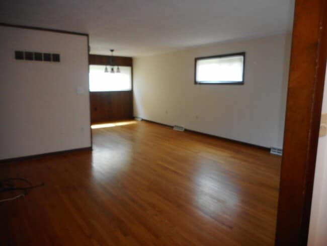 Building Photo - 716 Chesapeake Dr