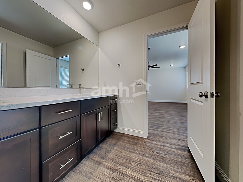 Building Photo - 5624 Blue Wonder St