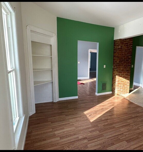 Building Photo - 362 Norton St