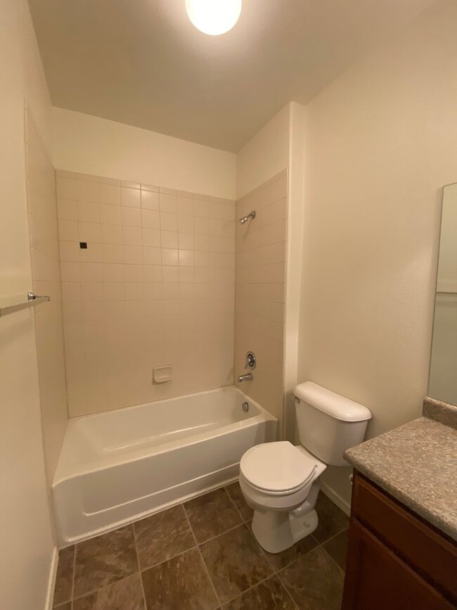 Building Photo - MOVE IN READY 2 Bed 2 Bath Unit with Patio