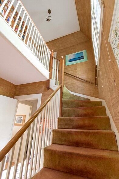 Primary Photo - 9 Applegarth St